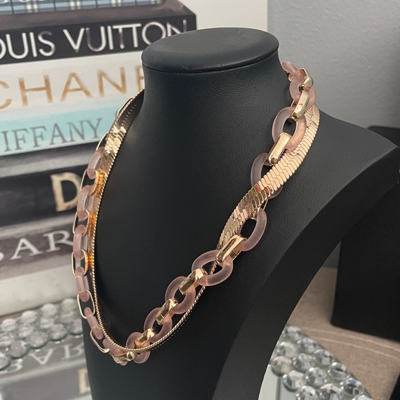 ✨ Goldtone and Champagne Pink Chain Necklace✨NWT - Picture 3 of 8